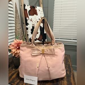 Salvatore Ferragamo Pink Bow Tote Bag w/Card & Dustbag  AB-21B672